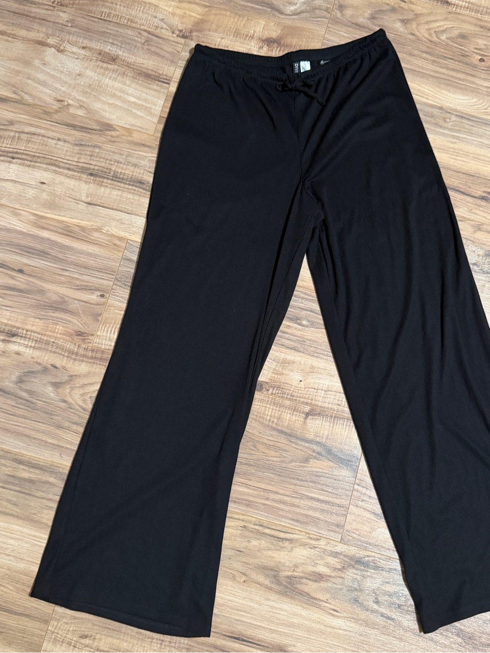H&M Black Ribbed Drawstring Sweatpants - Picture 4 of 4